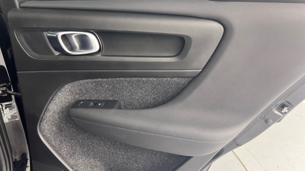 Volvo XC40 B4 P Plus Dark Park Camera, Heated Seats, Apple  #59