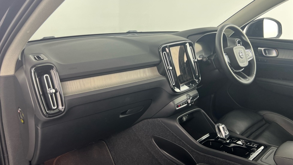 Volvo XC40 B4 P Plus Dark Park Camera, Heated Seats, Apple  #36