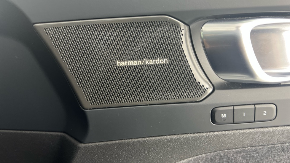 Volvo XC40 B4 P Plus Dark Park Camera, Heated Seats, Apple  #63