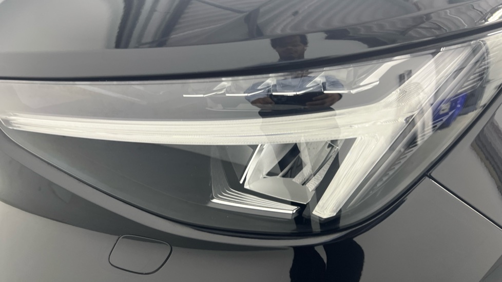 Volvo XC40 B4 P Plus Dark Park Camera, Heated Seats, Apple  #45