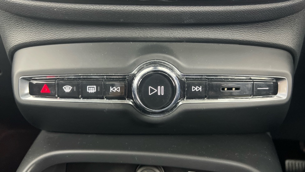 Volvo XC40 B4 P Plus Dark Park Camera, Heated Seats, Apple  #64