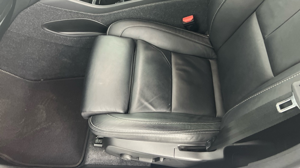 Volvo XC40 B4 P Plus Dark Park Camera, Heated Seats, Apple  #39