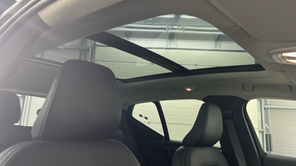 Volvo XC40 B4 P Plus Dark Park Camera, Heated Seats, Apple  #31
