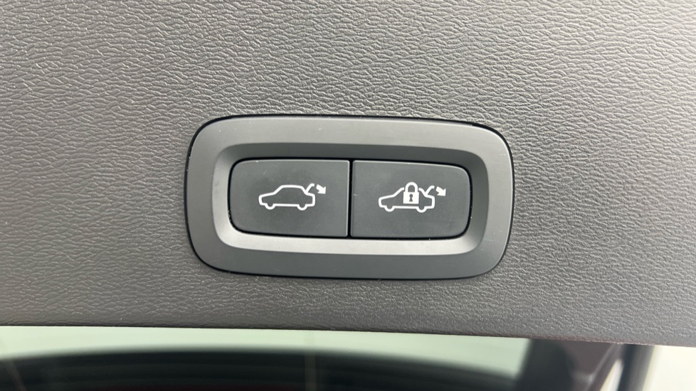 Volvo XC40 B4 P Plus Dark Park Camera, Heated Seats, Apple  #35