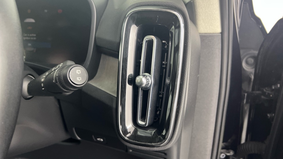 Volvo XC40 B4 P Plus Dark Park Camera, Heated Seats, Apple  #62