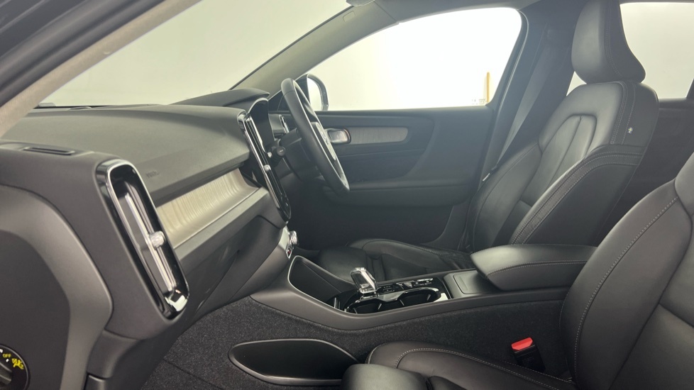 Volvo XC40 B4 P Plus Dark Park Camera, Heated Seats, Apple  #37