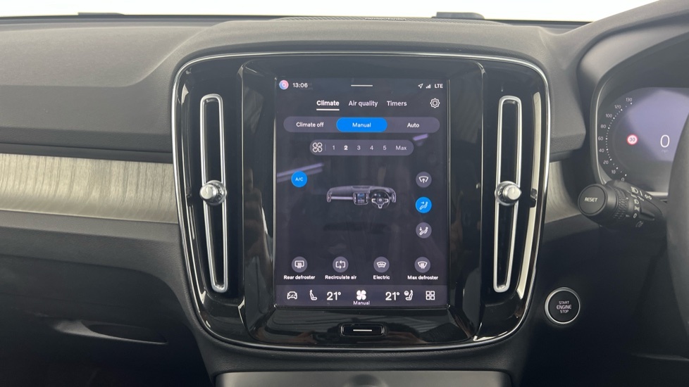 Volvo XC40 B4 P Plus Dark Park Camera, Heated Seats, Apple  #65