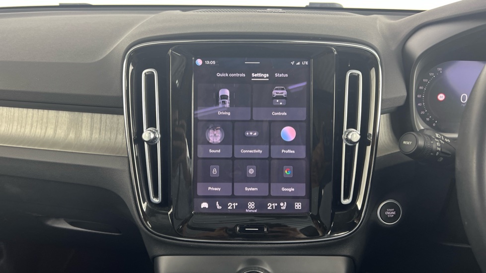 Volvo XC40 B4 P Plus Dark Park Camera, Heated Seats, Apple  #17