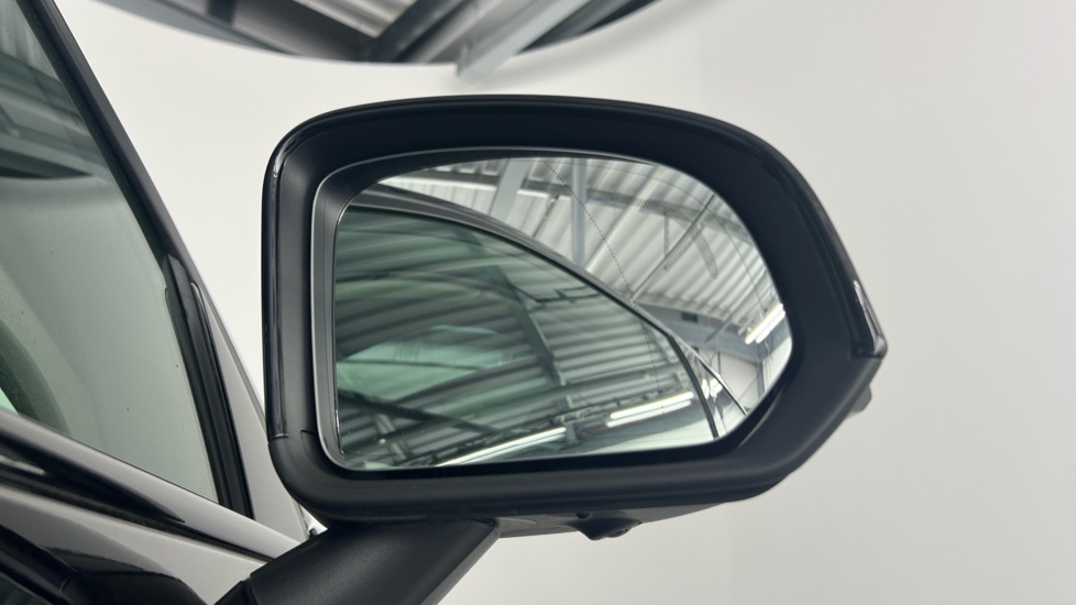 Volvo XC40 B4 P Plus Dark Park Camera, Heated Seats, Apple  #32