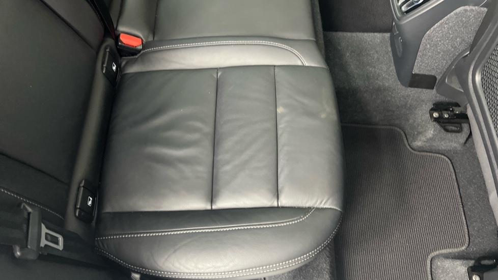 Volvo XC40 B4 P Plus Dark Park Camera, Heated Seats, Apple  #57