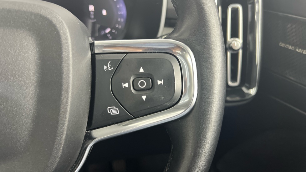 Volvo XC40 B4 P Plus Dark Park Camera, Heated Seats, Apple  #22