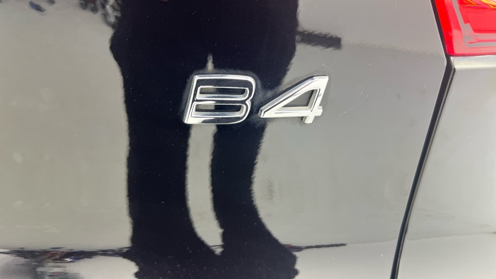 Volvo XC40 B4 P Plus Dark Park Camera, Heated Seats, Apple  #52