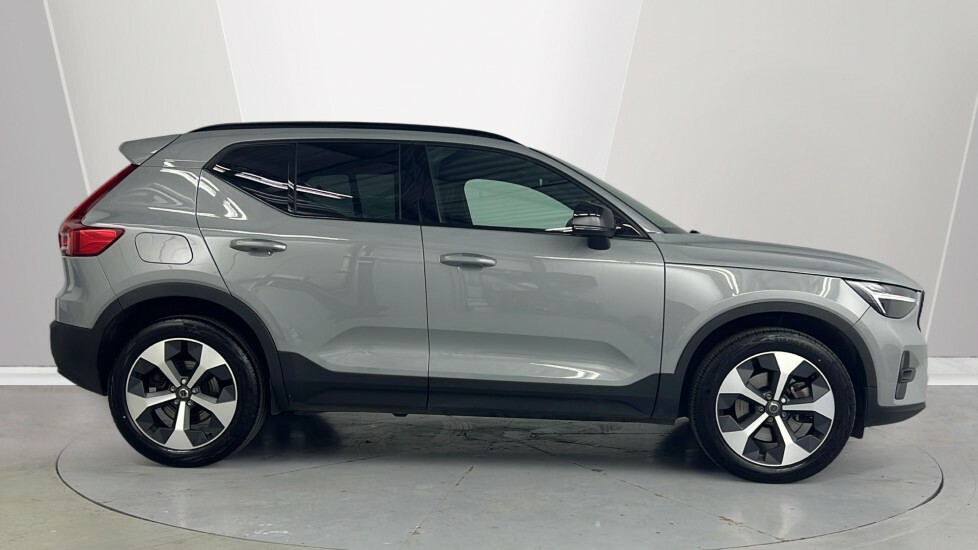 Volvo XC40 Plus, B4 Mild Hybrid, Dark RJ25HHB Grey #3