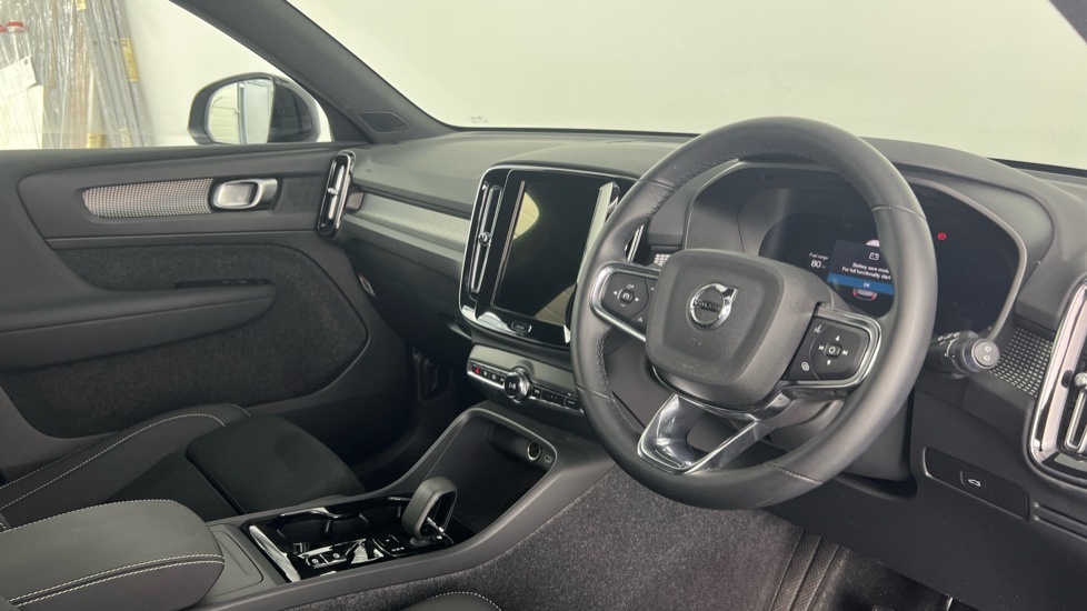 Volvo XC40 Plus, B4 Mild Hybrid, Dark RJ25HHB Grey #4