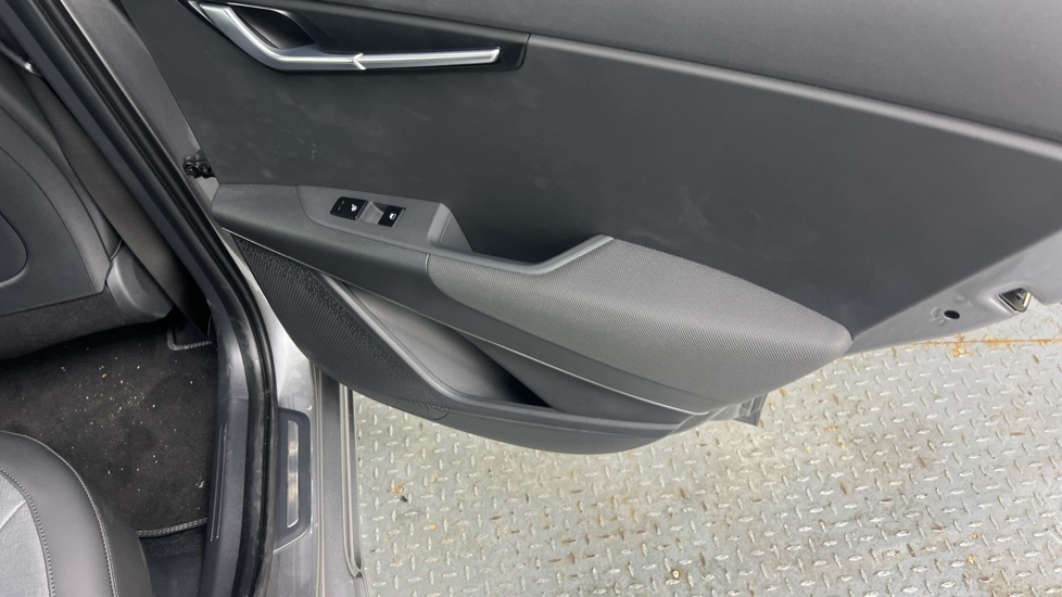 Kia Niro 1.6 Gdi 136 Hybrid Aspire Dct Red #54