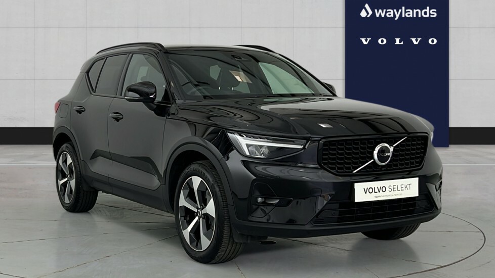 Volvo XC40 Plus, B3 Mild Hybrid, Dark Black