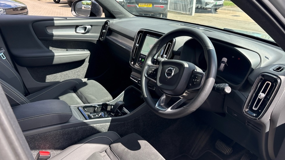 Volvo XC40 Plus, B4 Mild Hybrid, Dark RV74FHX Grey #4