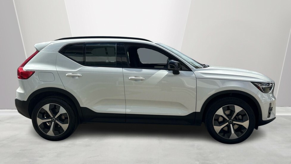 Volvo XC40 Plus, B4 Mild Hybrid, Dark RF25PKO White #3