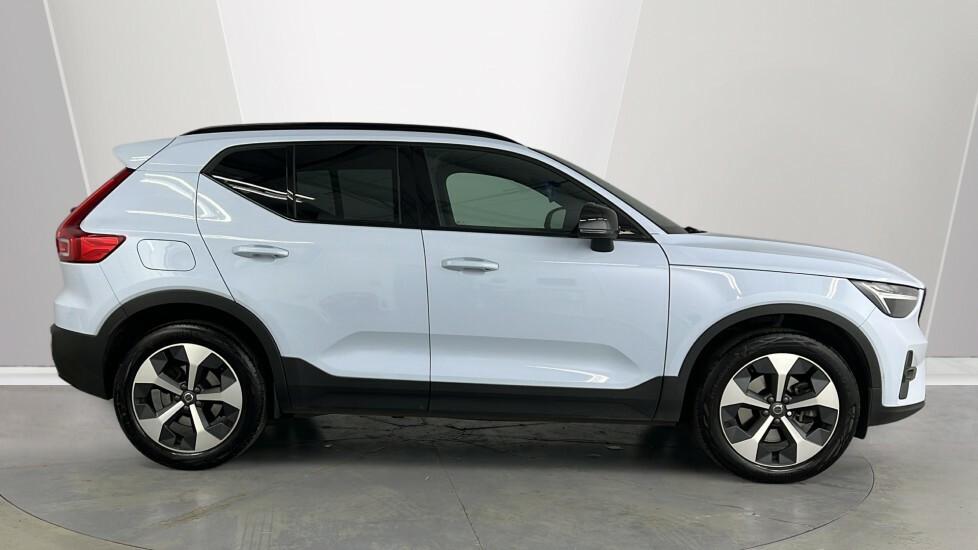 Volvo XC40 Plus, B4 Mild Hybrid, Dark RV75WBZ Silver #3