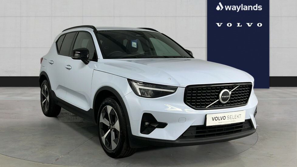 Volvo XC40 Plus, B4 Mild Hybrid, Dark RV75WBZ Silver
