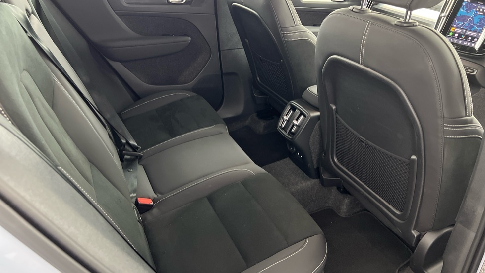 Volvo XC40 Plus, B4 Mild Hybrid, Dark RV75WBZ Silver #6