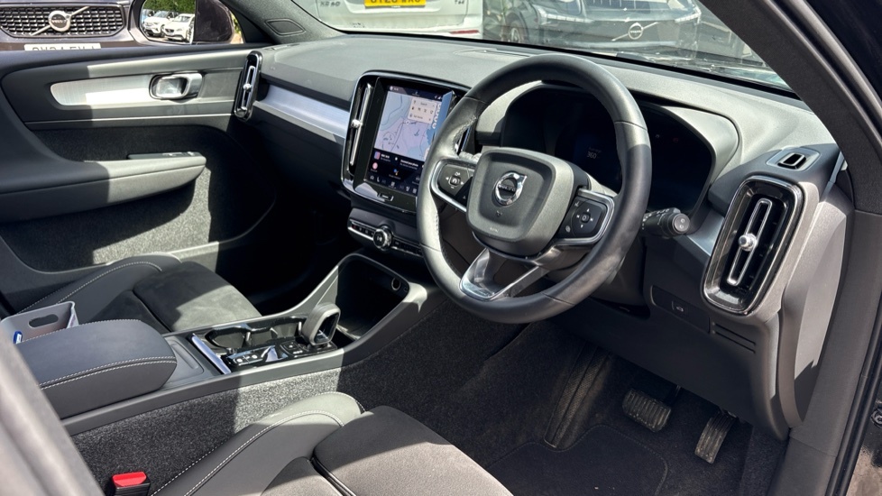 Volvo XC40 Plus, B3 Mild Hybrid, Dark RF25TGU Black #4