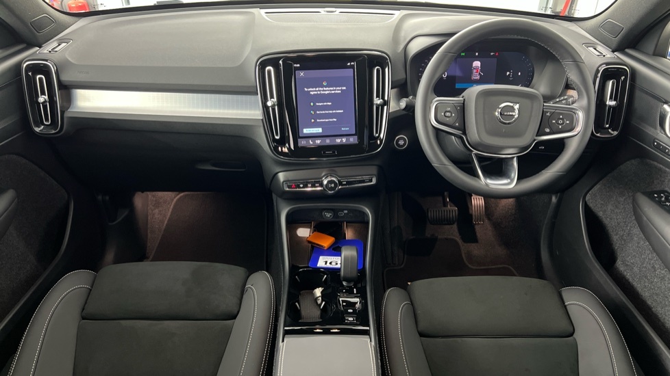 Volvo XC40 Plus, B4 Mild Hybrid, Dark OX25CGZ White #5