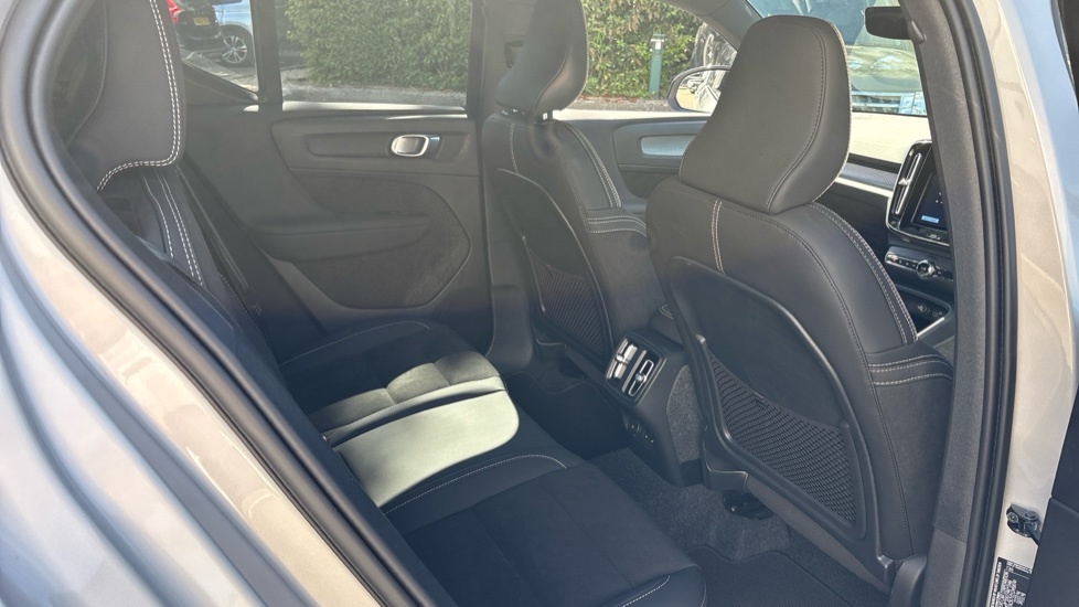 Volvo XC40 Plus, B3 Mild Hybrid, Dark OY74VHE Silver #6