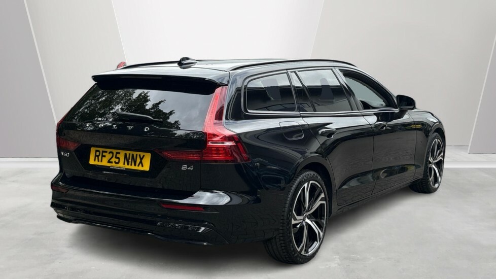 Volvo V60 Plus, B4 Mild Hybrid, Dark RF25NNX Black #2
