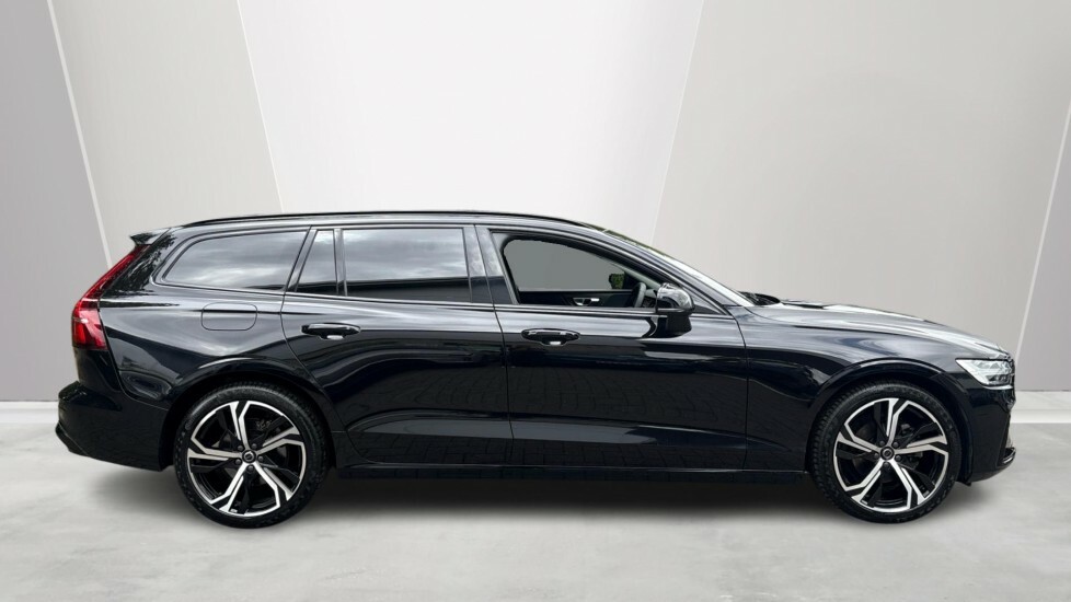 Volvo V60 Plus, B4 Mild Hybrid, Dark RF25NNX Black #3