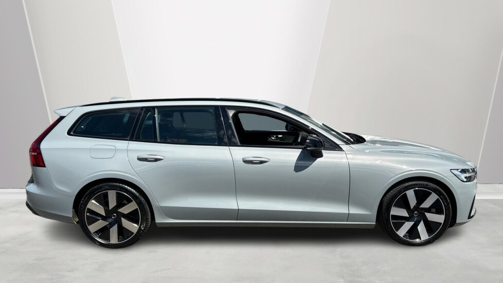 Volvo V60 Plus, T6 Awd Plug-in Hybrid, Dark RJ25GWX Grey #3