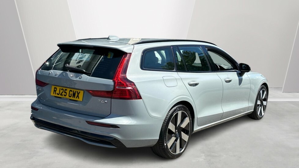 Volvo V60 Plus, T6 Awd Plug-in Hybrid, Dark RJ25GWX Grey #2
