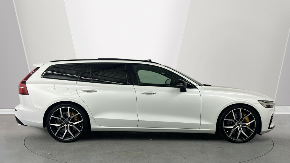 Volvo V60 T8 Recharge Polestar Engineered Awd Plug-in-hybbo White #3