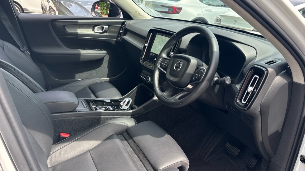 Volvo XC40 Ultra, B3 Mild Hybrid, Dark OY75YHH White #4