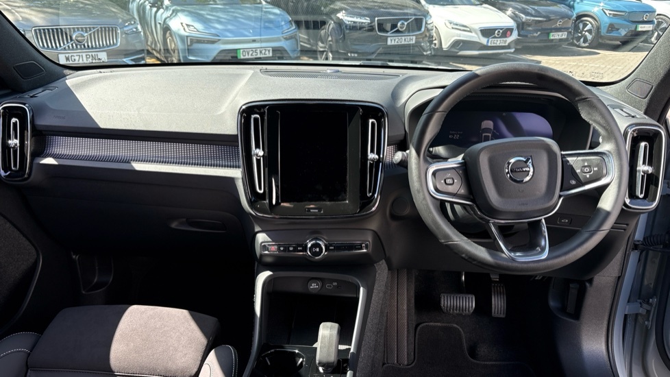 Volvo EX40 Black Edition Ultra, Twin Motor Performance, Elect Grey #5