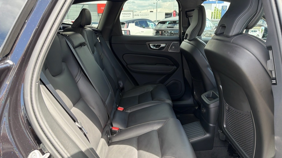 Volvo XC60 Black Edition Ultra, T8 Awd Plug-in Hybrid, Electr FP25ETR Black #6