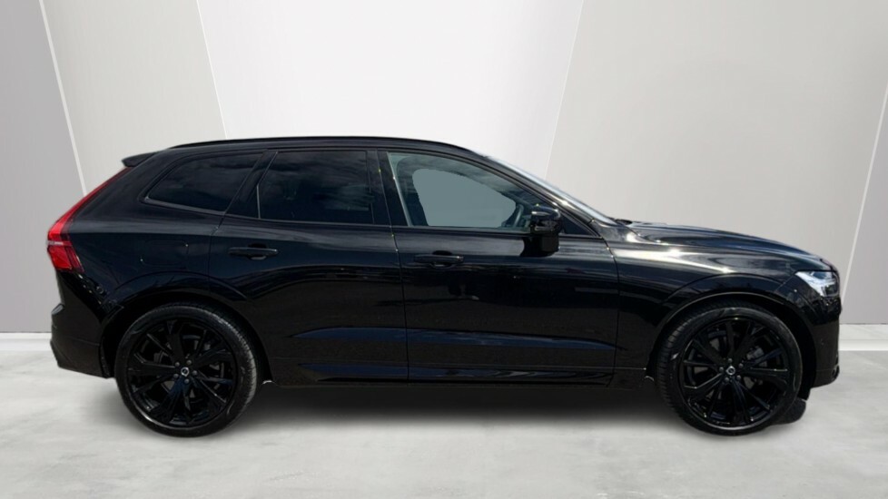 Volvo XC60 Black Edition Ultra, T8 Awd Plug-in Hybrid, Electr FP25ETR Black #3