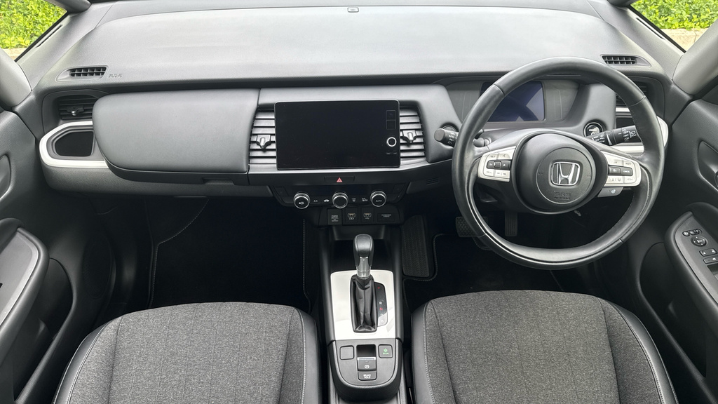 Honda Jazz Honda Jazz 1.5 I-mmd Hybrid Ex Ecvt Hatchback MP23JCU White #4