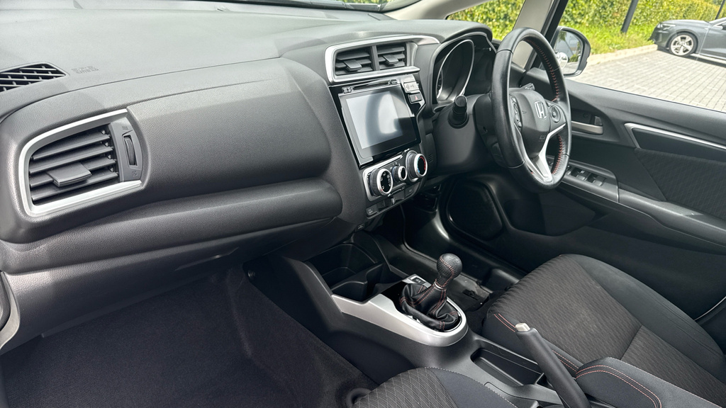 Honda Jazz Honda Jazz Hatchback 1.5 I-vtec Sport White #2