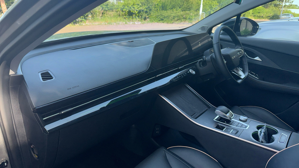 Omoda E5 Omoda 5 155Kw Noble 61Kwh Estate DY74OYU Silver #2