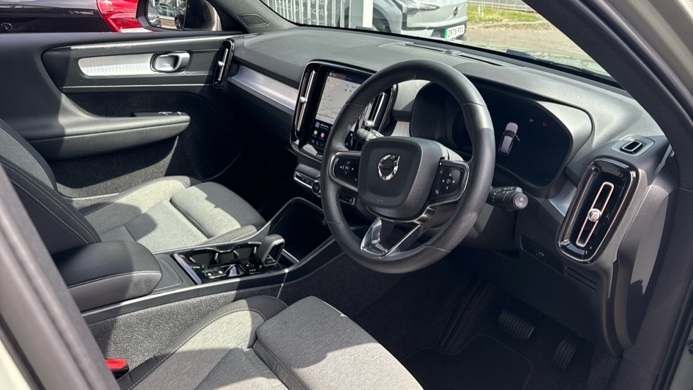 Volvo XC40 Plus, B4 Mild Hybrid, Dark YR73ZKK Green #4