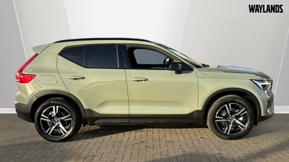 Volvo XC40 Plus, B4 Mild Hybrid, Dark Green #3