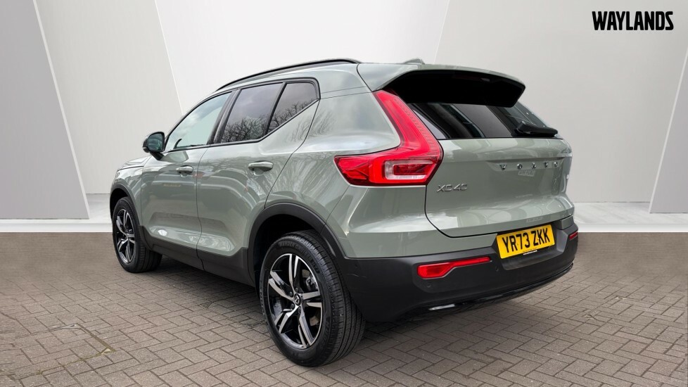 Volvo XC40 Plus, B4 Mild Hybrid, Dark Green #2