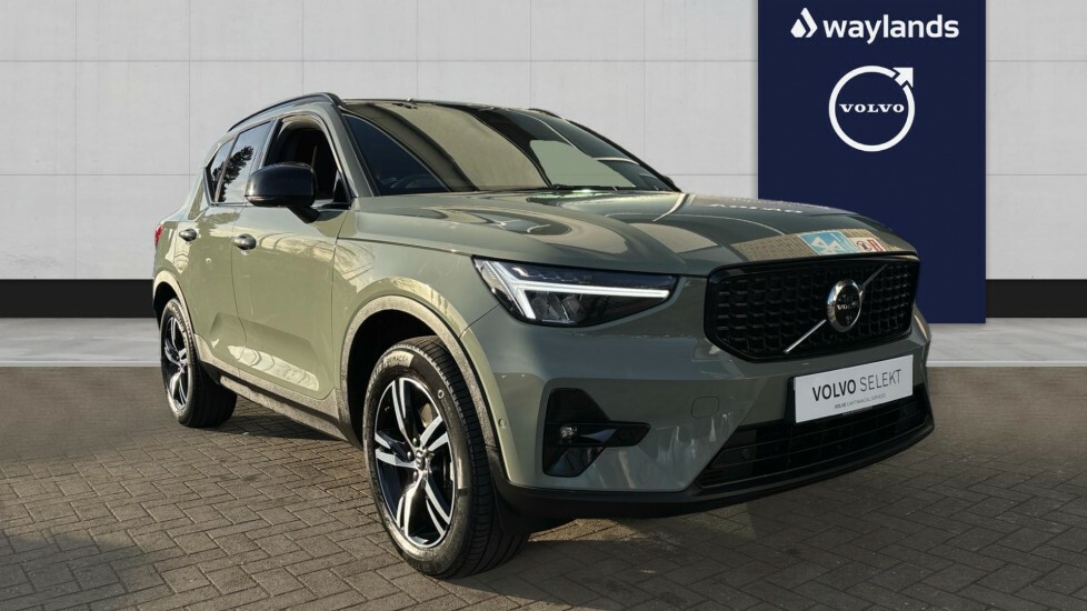 Volvo XC40 Plus, B4 Mild Hybrid, Dark Green