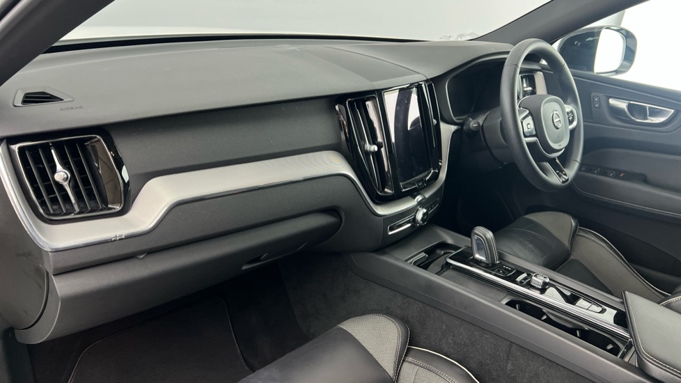 Volvo XC60 R-design, B4 Awd Mild Hybrid White #6