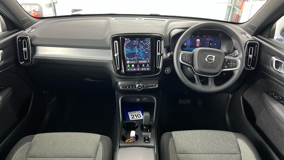 Volvo XC40 Core, B3 Mild Hybrid, Black #5