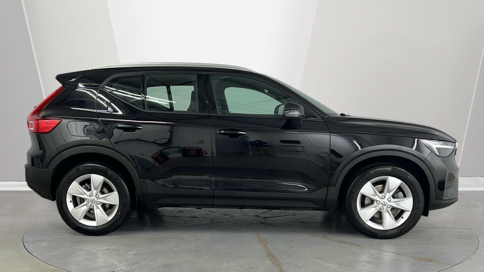 Volvo XC40 Core, B3 Mild Hybrid, Black #3