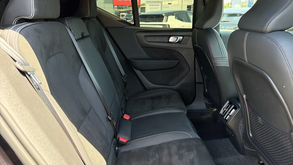 Volvo XC40 Plus, B4 Mild Hybrid, Dark LR25VPG Black #6
