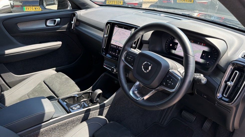 Volvo XC40 Plus, B4 Mild Hybrid, Dark LR25VPG Black #4