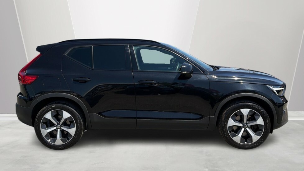 Volvo XC40 Plus, B4 Mild Hybrid, Dark LR25VPG Black #3